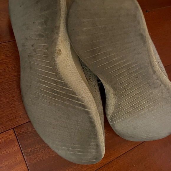 Gray Brown Allbirds Wool Runners Casual Sneakers - Picture 4 of 4